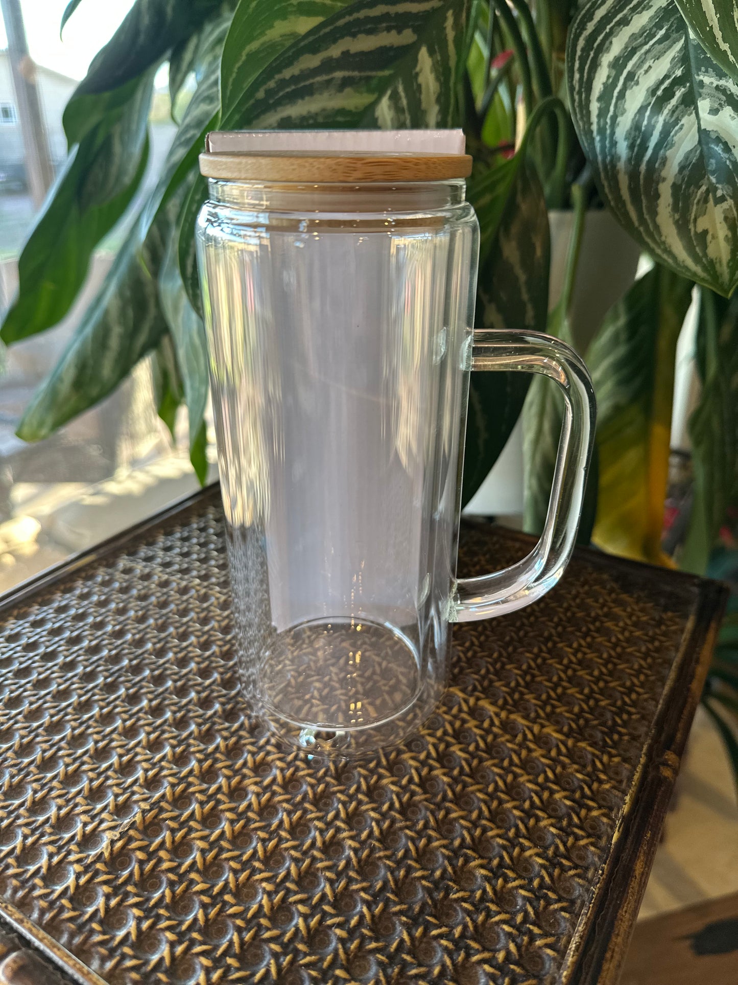 20oz Glass Snowglobe w/Handle & Bamboo Lid